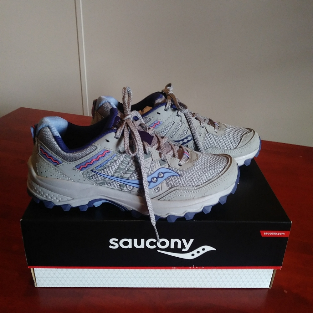 New Women's Saucony Size 8